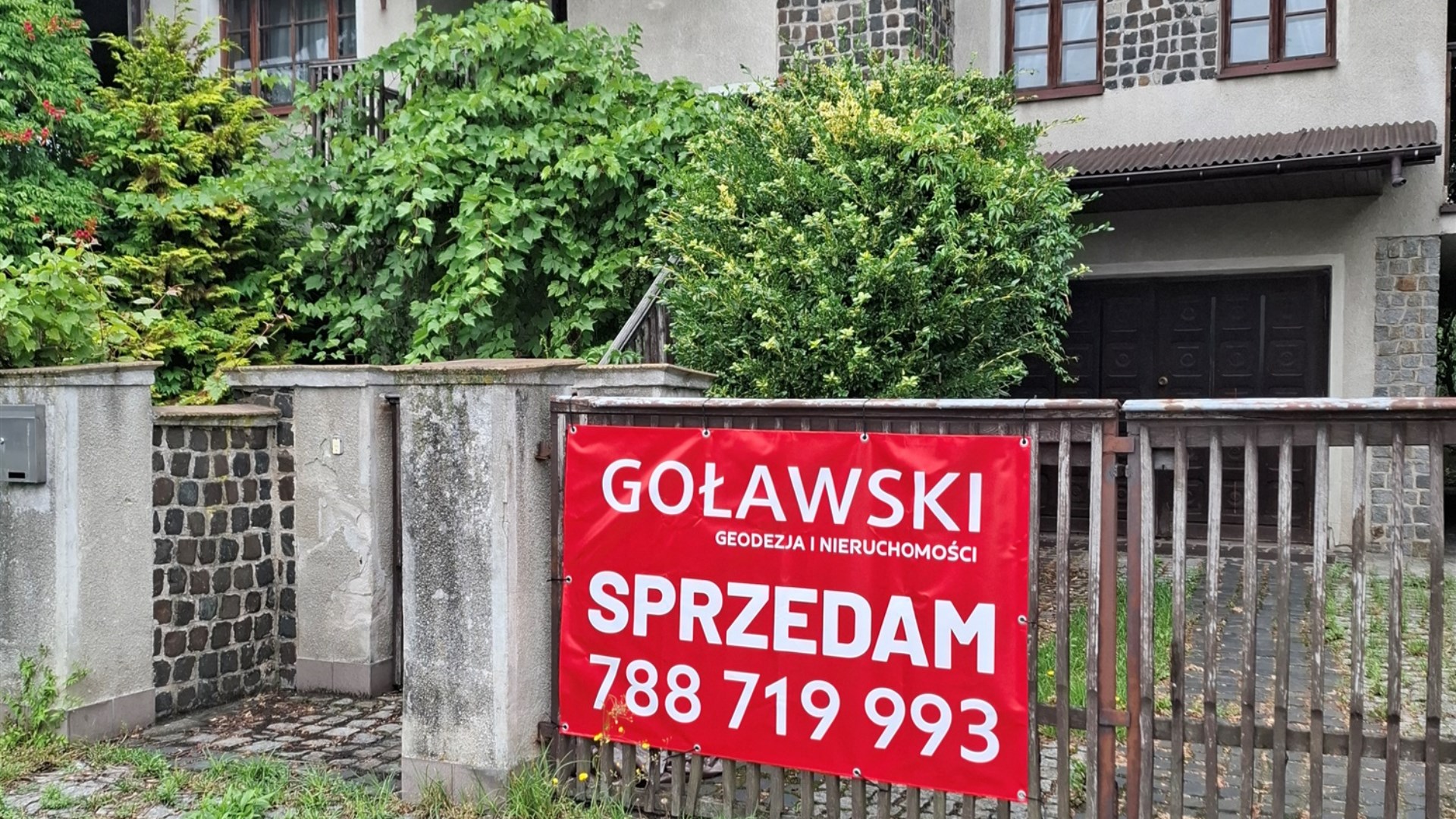Dom na sprzedaż